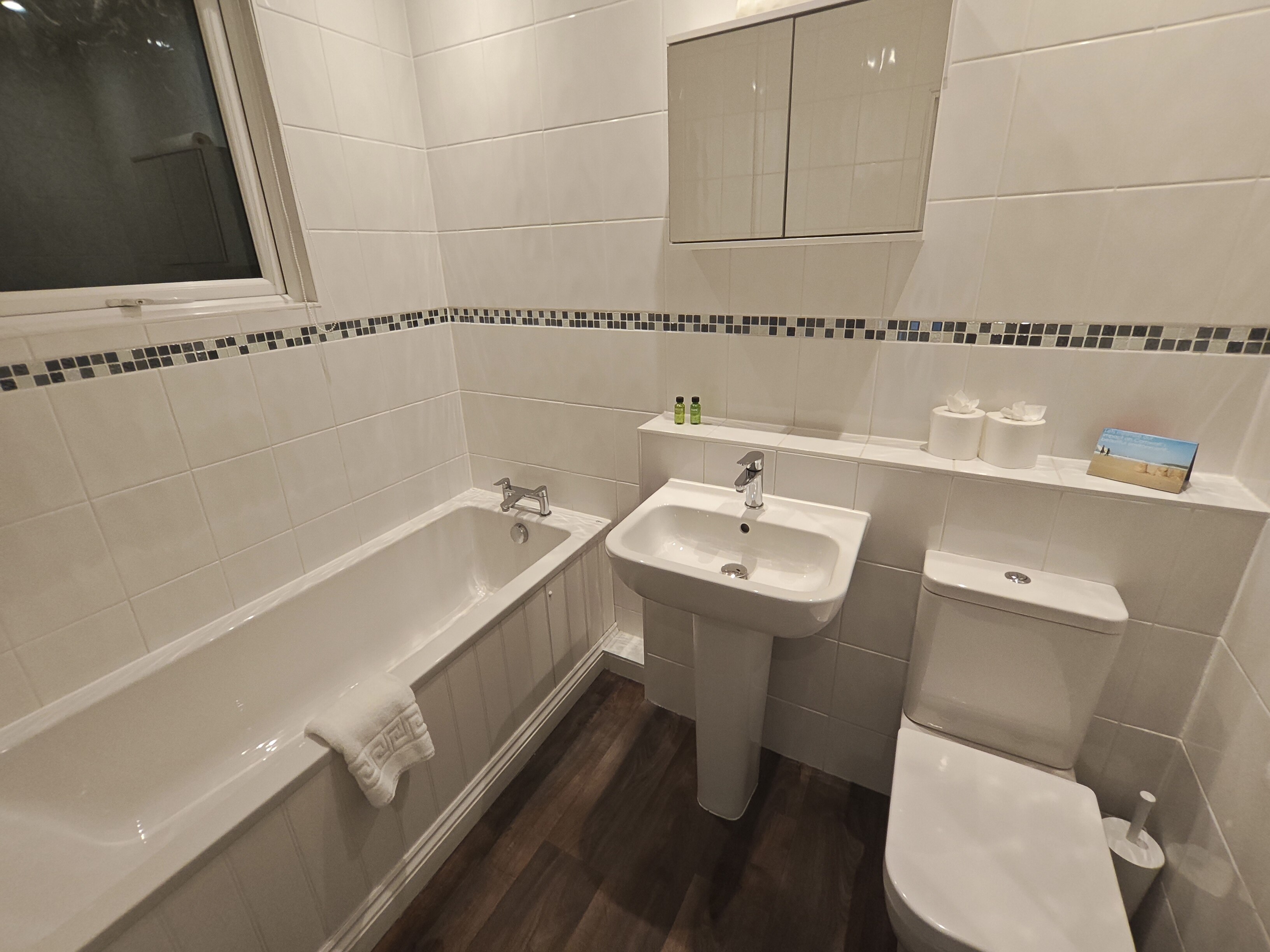 Two bedroom Lodge with Patio 4