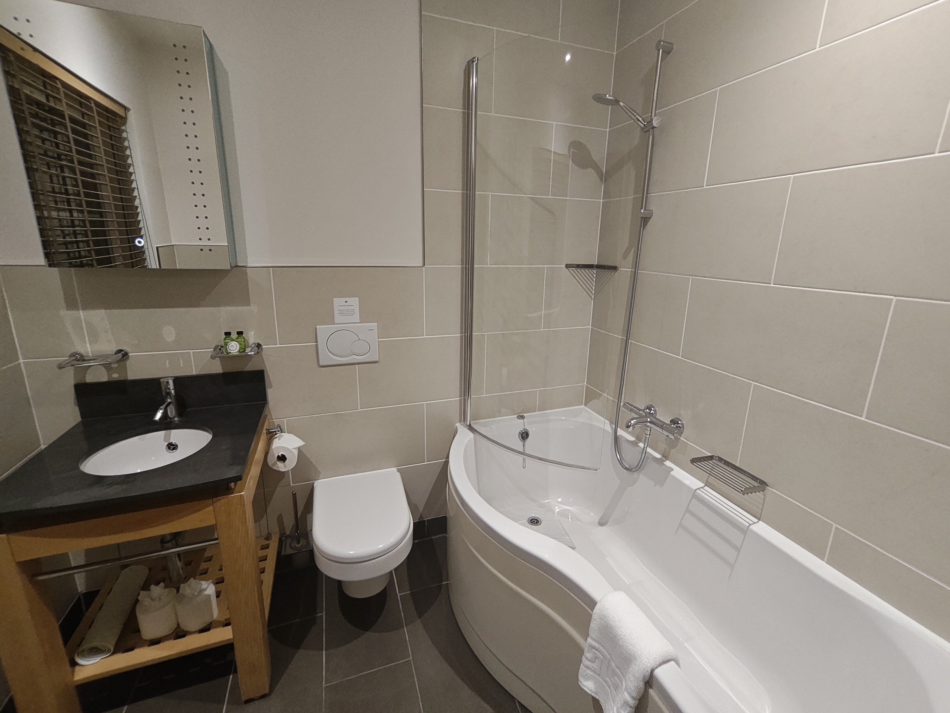 Two-Bedroom Lodge Terrace 16