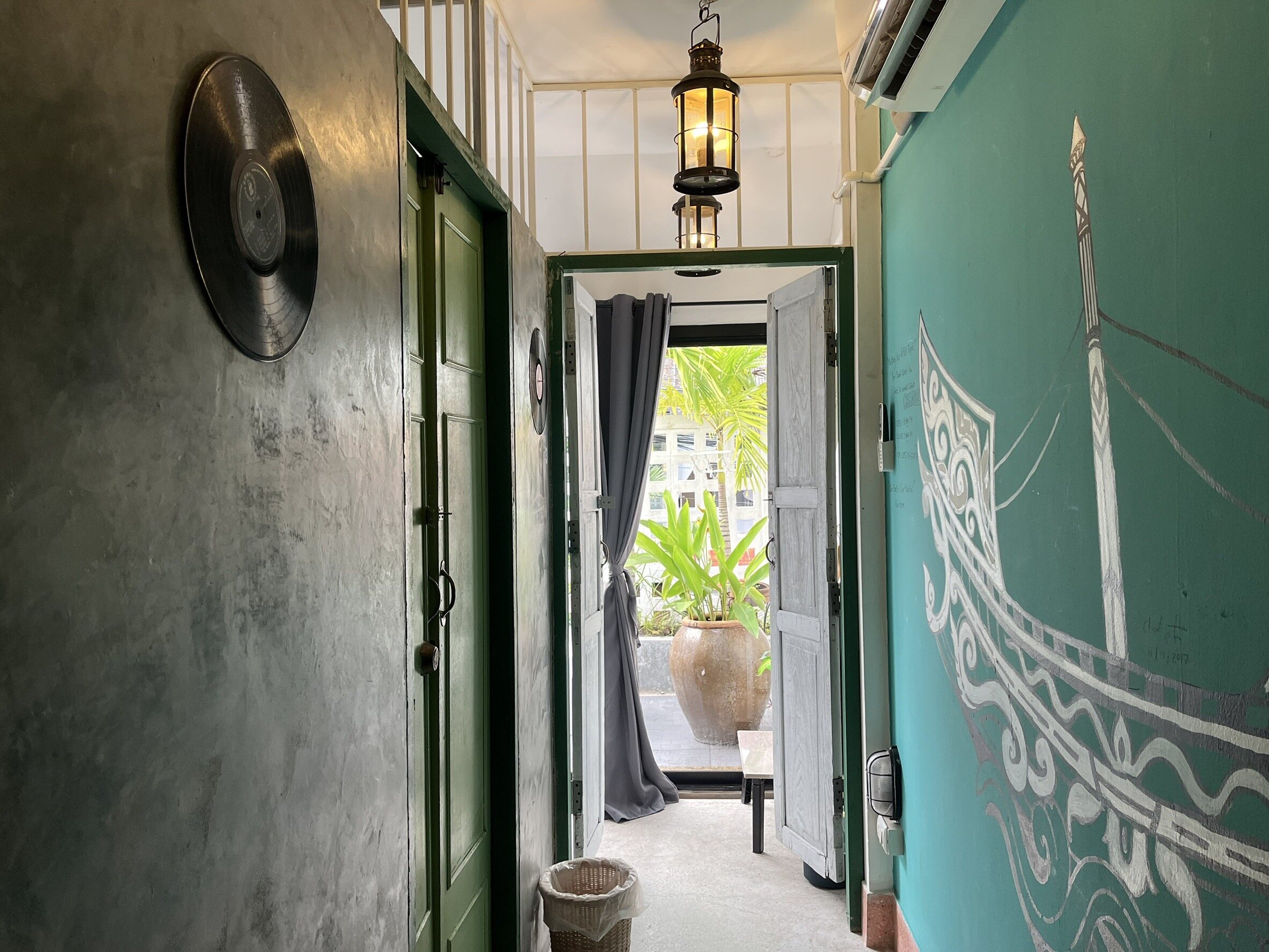 Single Room with Balcony 3