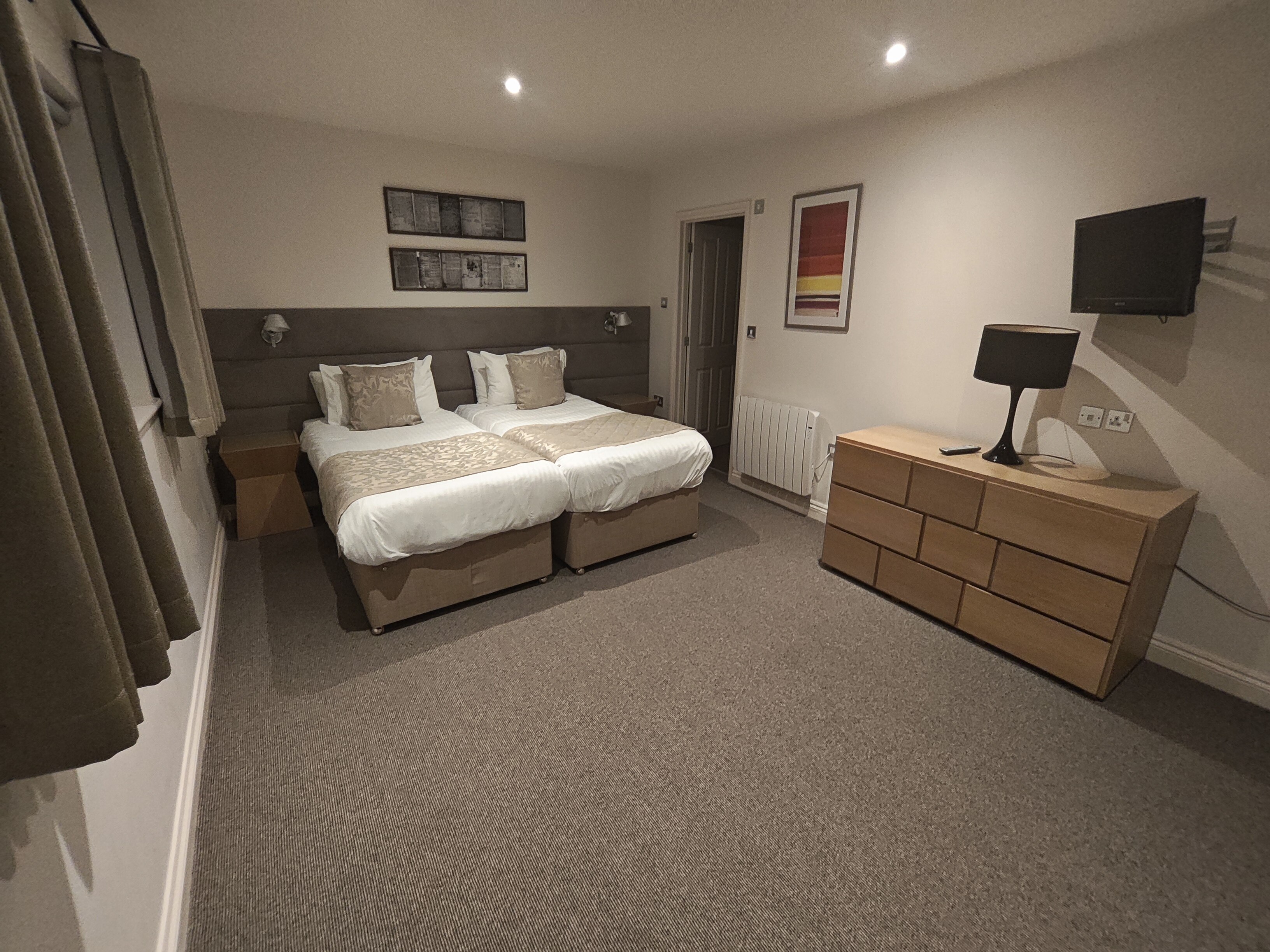 Two Bedroom Lodge with Sea View 9