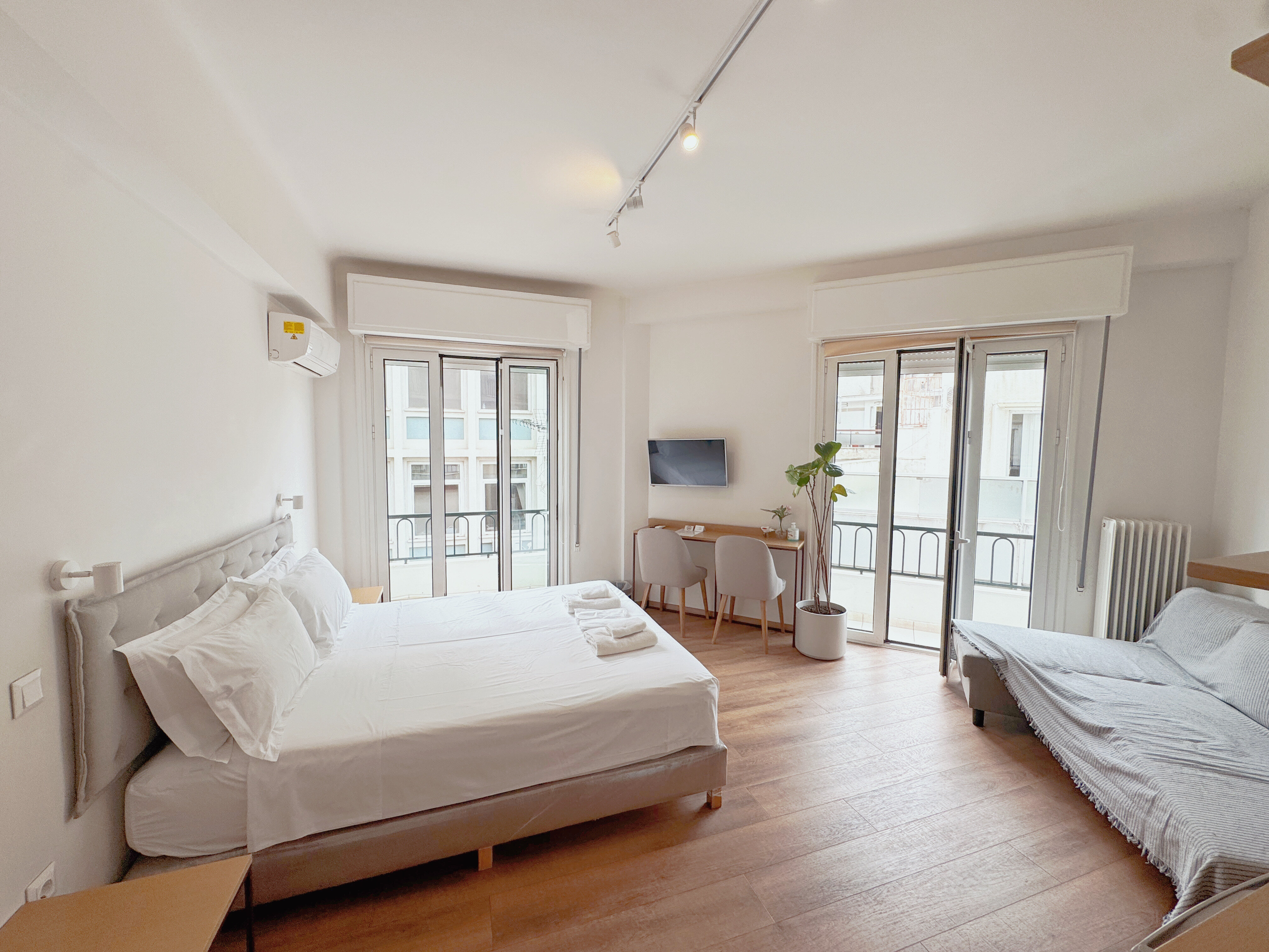 Voulis Best Global HomeDeluxe Double Room or Two Single Beds with Balcony3