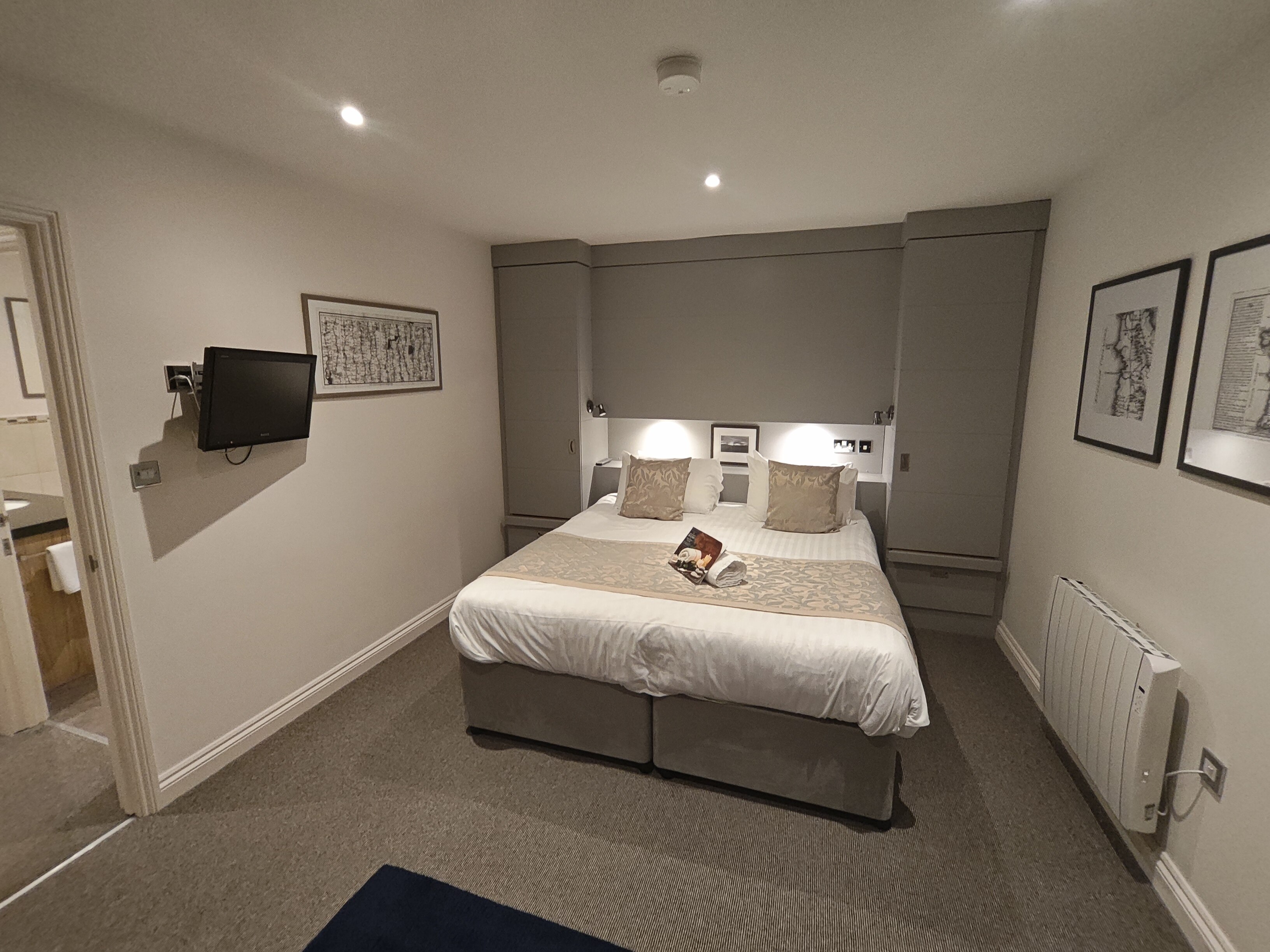 Two Bedroom Lodge with Sea View 2