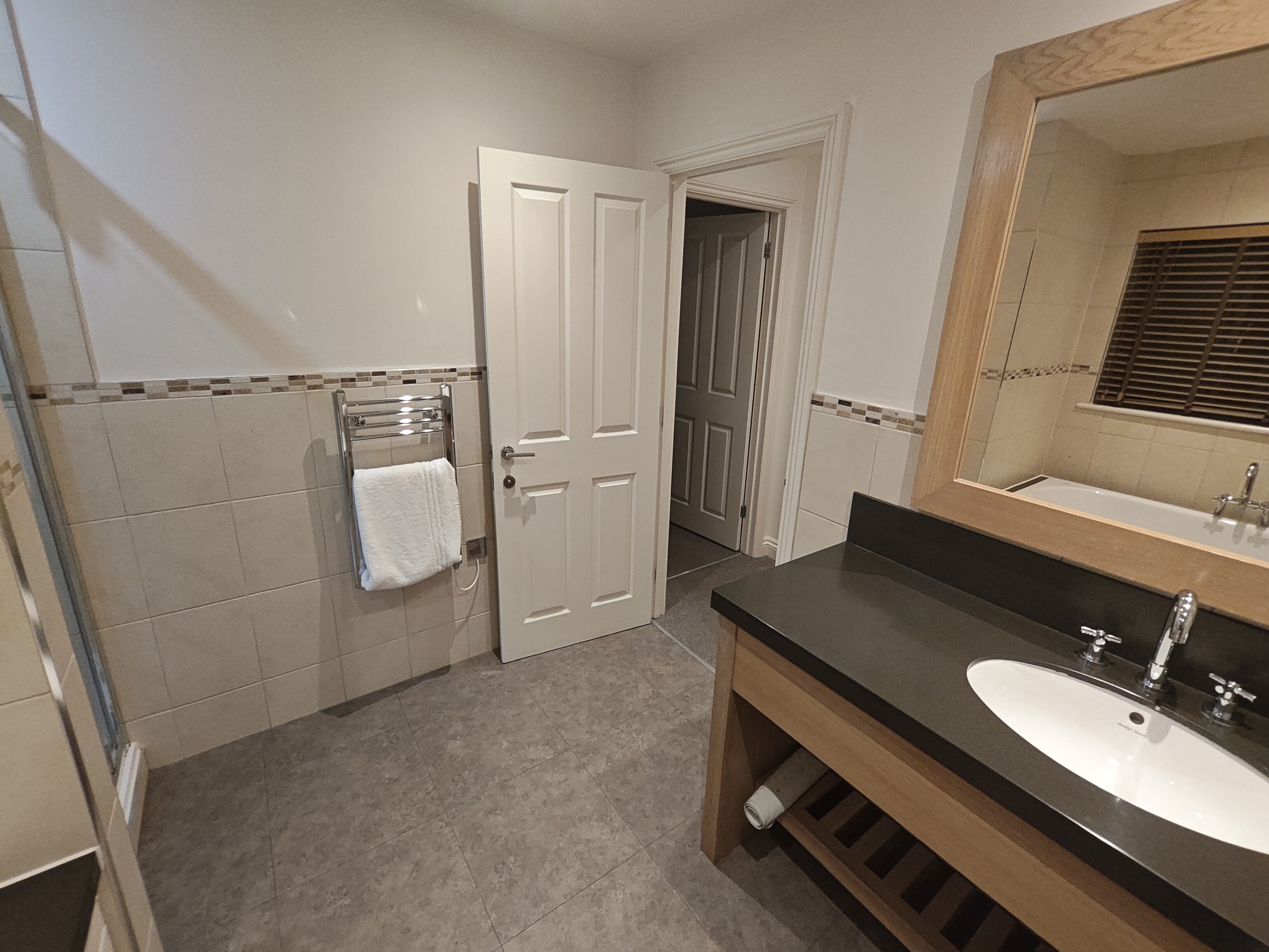 Two Bedroom Lodge with Sea View 5