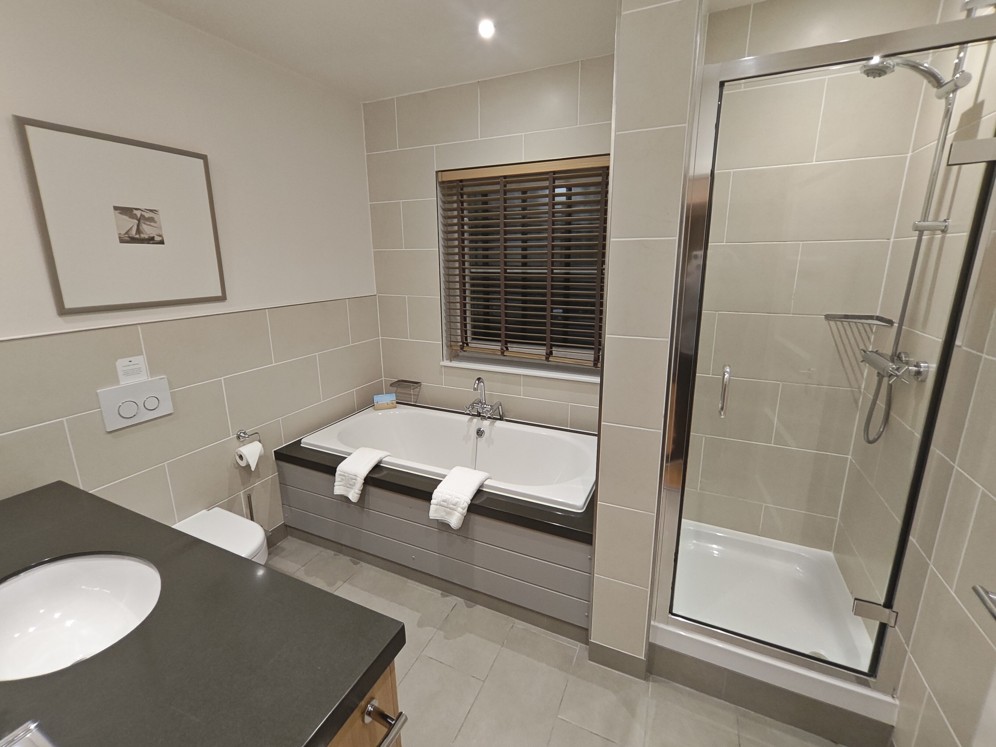 Two-Bedroom Lodge Terrace 9