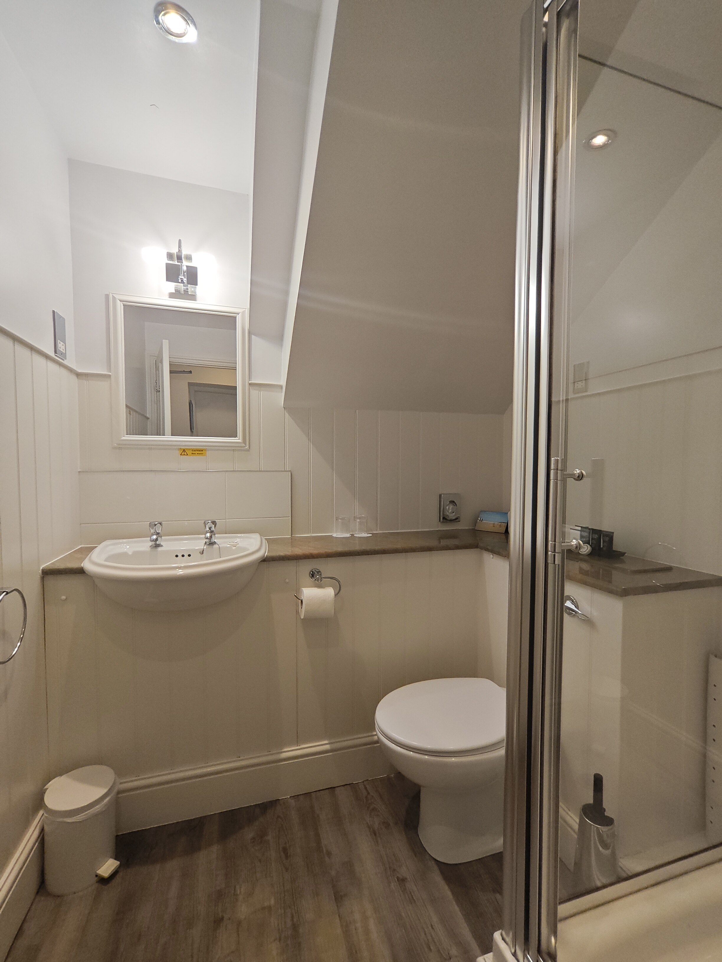 Trenython Manor ResortBudget Double Room4